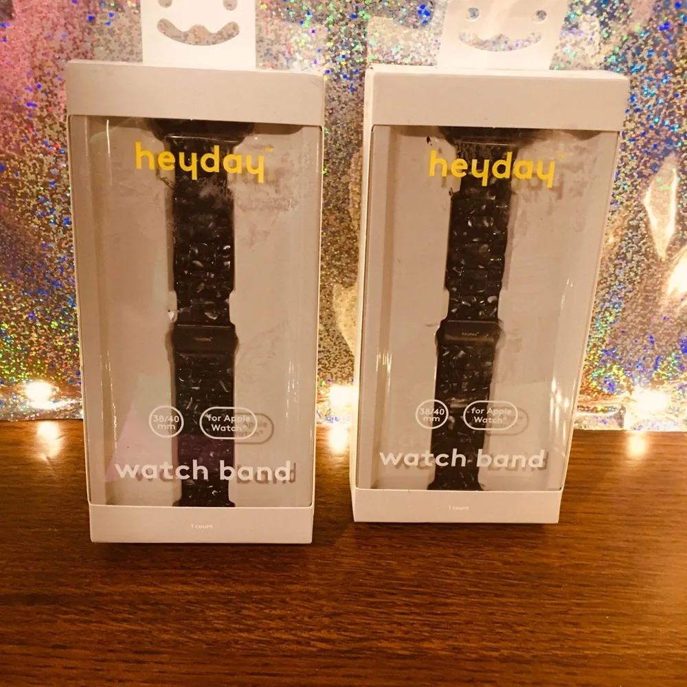 2 Apple Watch bands